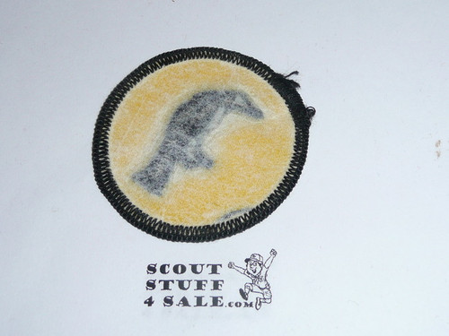 Raven Patrol Medallion, Yellow Twill with paper back, 1972-1989