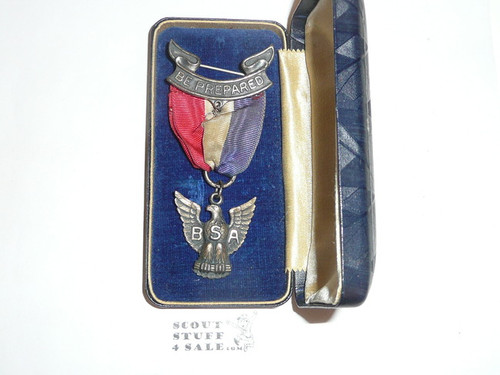 Eagle Scout Medal, Robbins 2B, 1930-1933, Finely Detailed front, in box