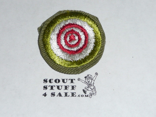 Marksmanship - Type E - Khaki Crimped Merit Badge (1947-1960)