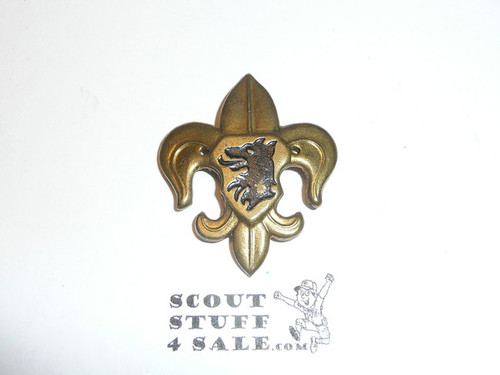 Old Stamped Bronze Foreign Boy Scout Pin