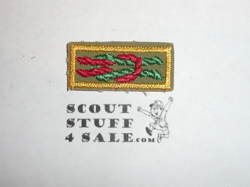 Arrow of Light Award Knot on Khaki, Pre-1983