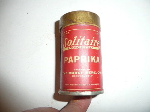 Vintage solitaire paprika Spice tin
