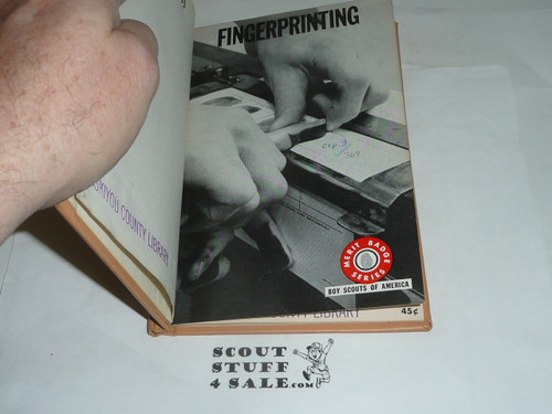 Fingerprinting Library Bound Merit Badge Pamphlet, Type 7, Full Picture, 8-70 Printing