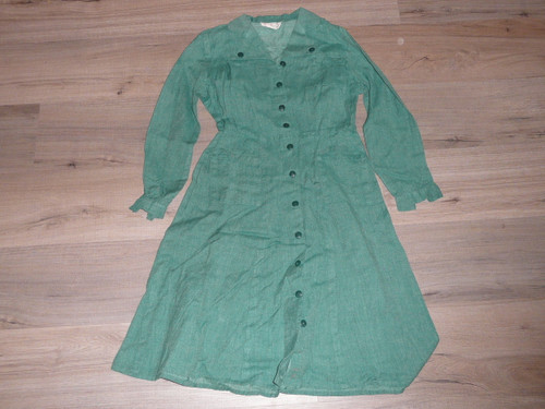 1940's Girl Scout Uniform in near MINT condition, 16" chest x 36" length, GS10