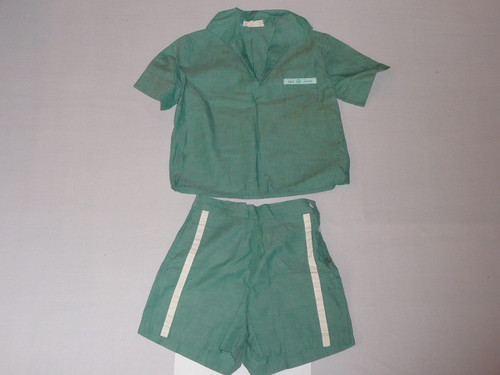 1970's Girl Scout Uniform, Shorts 22" Waist, Pullover top 13 1/2" chest, GSH19