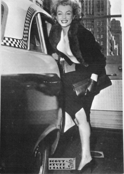 Marilyn Monroe Vintage Black/White French Postcard, Editions Nugeron #NBR8