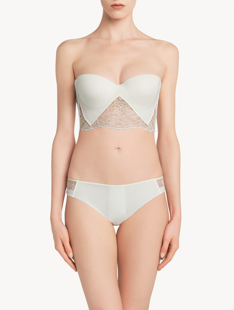 White Lycra strapless brassiere with Chantilly lace
