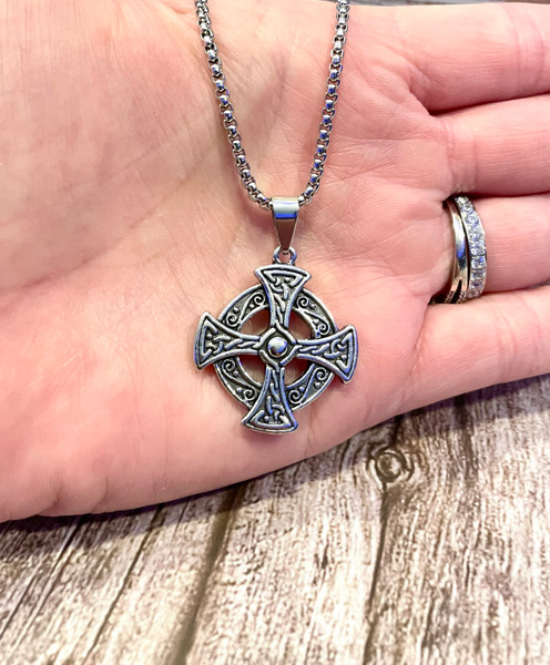 316L Stainless Steel Celtic Cross Pendant Necklace | Druid Solar Cross 23" Chain