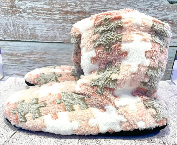 CoFuzzy Women's Faux Fur Bootie Slippers | Size 8