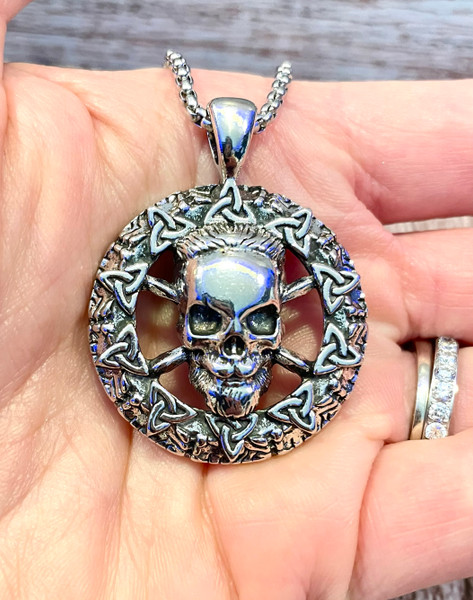 Men's 316L Stainless Steel Bearded Skull Pendant Necklace – Celtic Knot Biker Jewelry