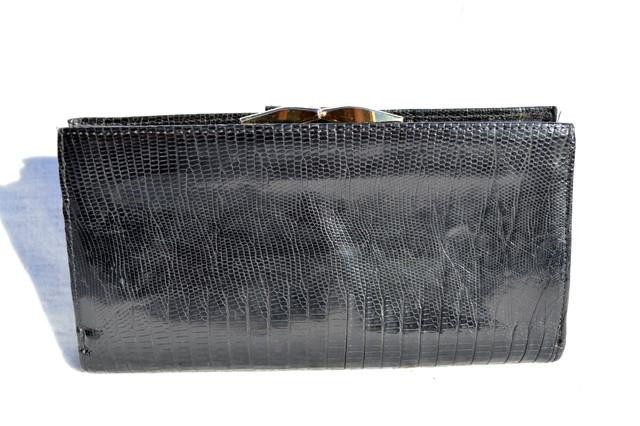 財布 Delvaux long wallet Shiny lizard skin Terrific 1940's Hornback Crocodile Skin Tail Long Wallet w/Key