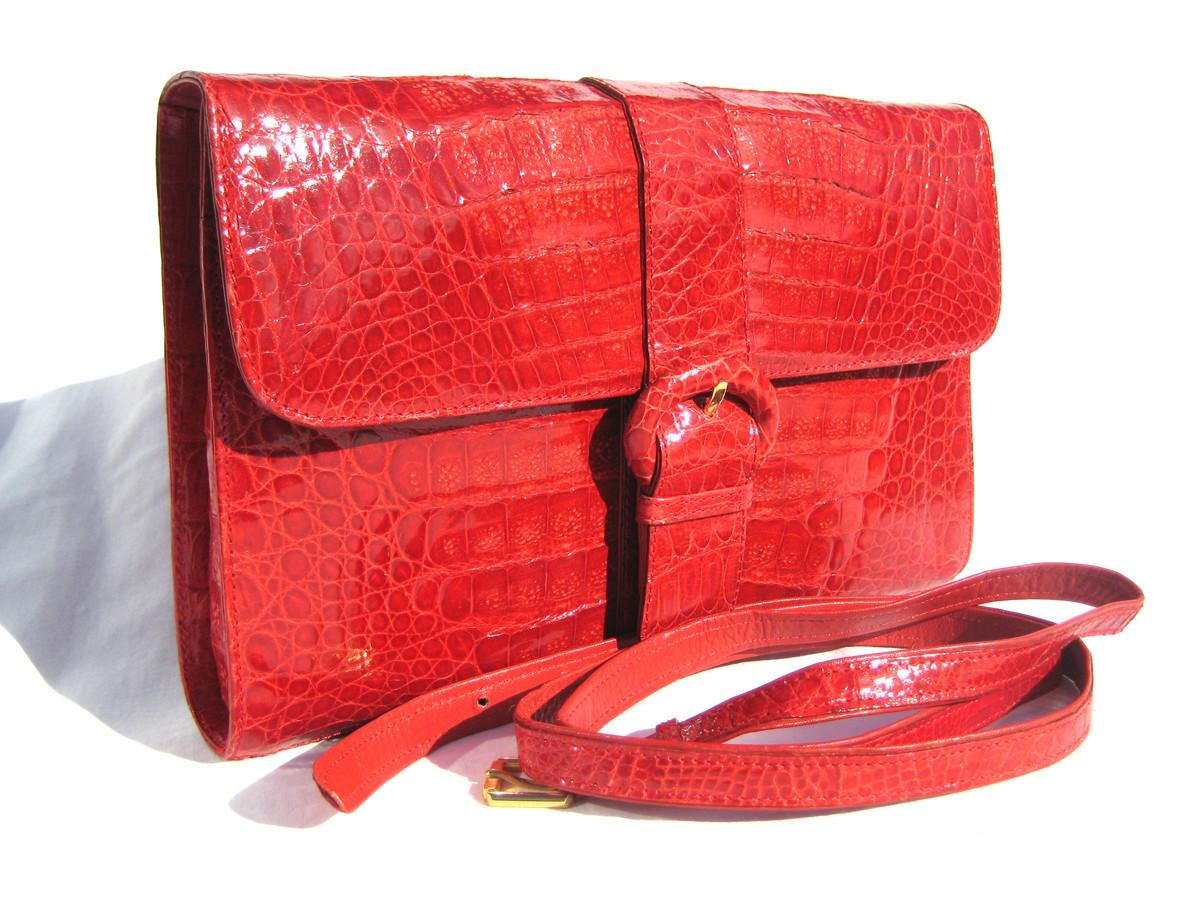 BALLY 赤 ハンドバッグ 中古・古着通販】BALLY (バリー) ショルダーバッグ レッド