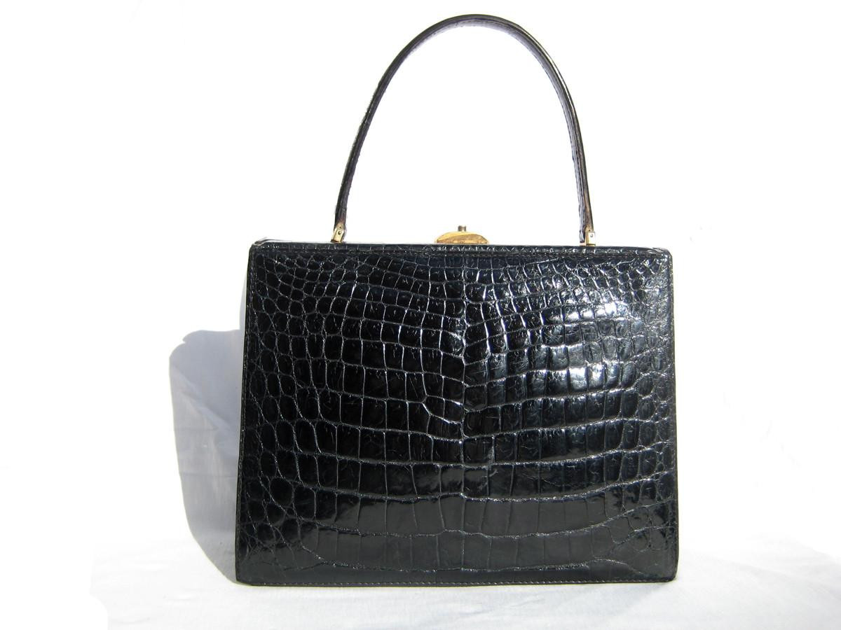 V*e様 【フランス製】黒 ベビークロコ バッグ TRES CHIC 1960's Jet Black CROCODILE Belly Skin Handbag - Vintage