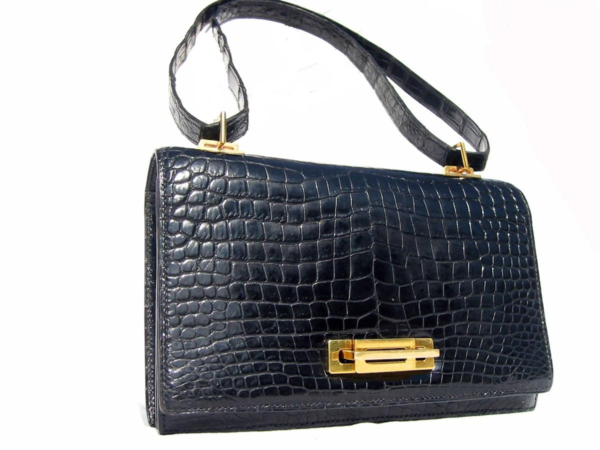 HERMES 黒のレザーショルダーバッグ ビンテージ Petite Vintage HERMES 1950-60's Black CROCODILE POROSUS Shoulder