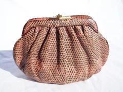 1980's-90's SALMON Ring LIZARD Skin Clutch Bag - JUDITH LEIBER