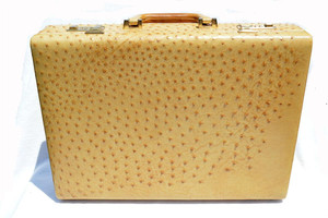  Large British Tan OADISHOORN 1980's-90's Full Quill OSTRICH Skin BRIEFCASE Attache - Italian Combination Locks! 