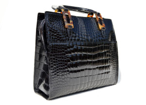  Gorgeous 1990's-2000's LANA MARKS Jet Black Alligator Belly Skin Handbag - Tortoise Handles 