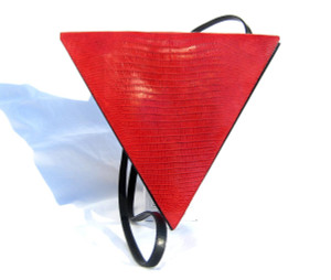  Avante Garde RED & BLACK 1980's Triangular Lizard Skin Crossbody Shoulder Bag Clutch - ARGENTINA 