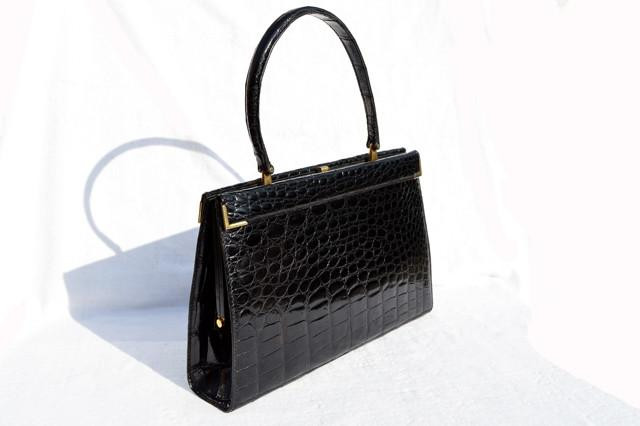  Timeless 1950s-60's Jet Black SAKS FIFTH AVENUE Alligator Skin Handbag 