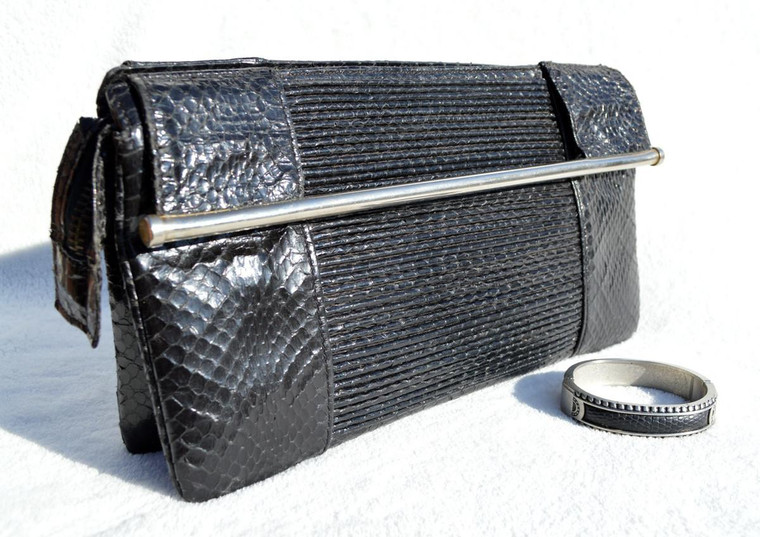  BLACK 1970's-80's Susan Gail PLEATED Snake Skin CLUTCH Handbag - SILVER - Bracelet! 