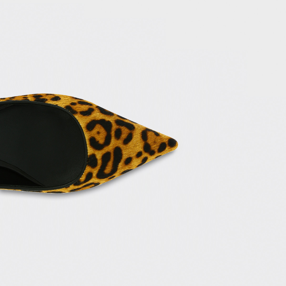 WIATT Leopard