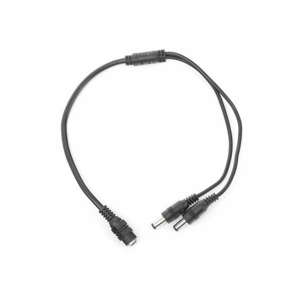 SYSCOM JRF51 CABLE CON CONECTOR JACK HEMBRA 3.5 mm con 2 salidas de Jack macho,Duplique sus adaptadores de corriente con este conector de alimentación. Tendrá 2 salidas listas para usarse en sus dispositivos.