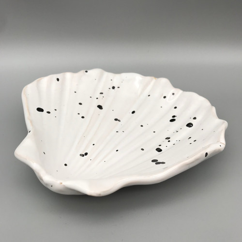White Dalmatian Shell with Polished Finish by Monika Krajewska, Maison Fragile