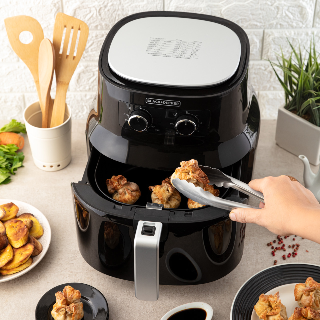 Large 3.5 Liter Black & Decker Air Fryer, Fry and Bake without Oil -  Building Depot