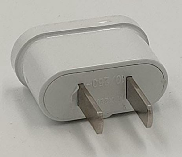 ADAPTOR 2 PIN 2 ROUND TO 2 SQUARE WHITE MAX2200W 10/250 ADAPTOR 2 PIN 2 ROUND TO 2 SQUARE WHITE MAX2200W 10/250