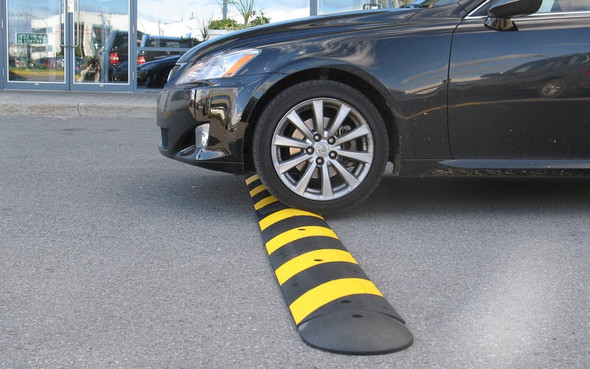 SPEED BUMP RUBBER 72" X 12" X 1 3/4" BLACK & YELLOW WOTECT HSJ-SBR183030