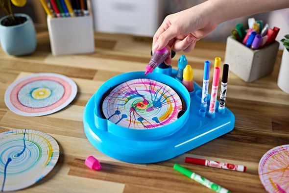 Toy Crayola Spin & Spiral Art Station Orange Box