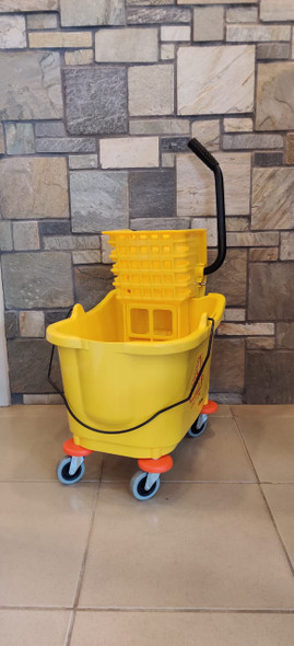 MOP BUCKET KODIAK MMBW 33L WITH WRINGER INDUSTRIAL