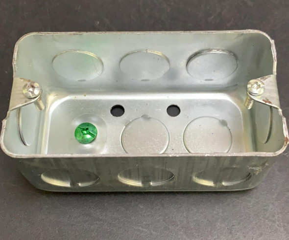BASE METAL 2" X 4" HEAVY W/20MM KNOCK OUT