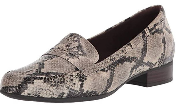 Footwear Clarks Women's Juliet Coast Loafer WIDE