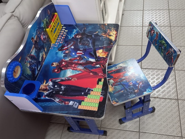 KIDS DESK AND CHAIR DE63