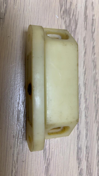 MAGNETIC CATCH 2 1/2" SALE RUST/DISCOLORED