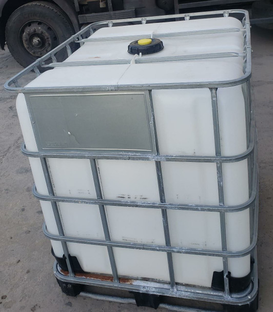 WATER TANK WHITE WITH METAL FRAME
