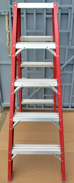 LADDER 5 STEP ALUMINIUM & FIBERGLASS RED EDGE