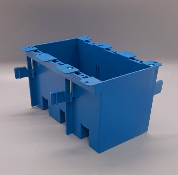 BASE PVC BLUE 3 GANG FLANGED WITH WING FLAP