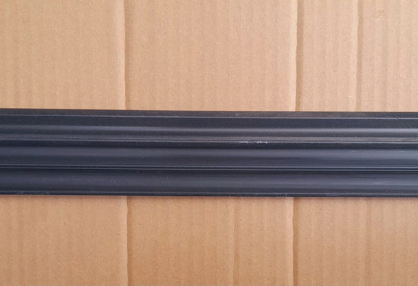 MOULDING DECORATIVE BLACK 8FT 2" X 2" .