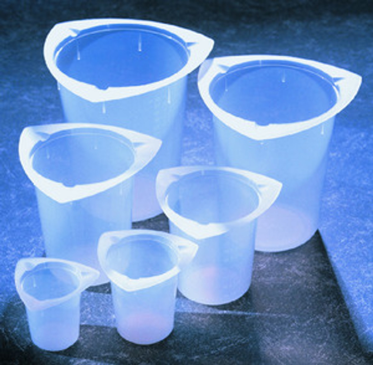Medegen Tri-Pour Beakers (10137_PL5930-050) Medegen Tri-Pour Beakers (10137_PL5930-050)