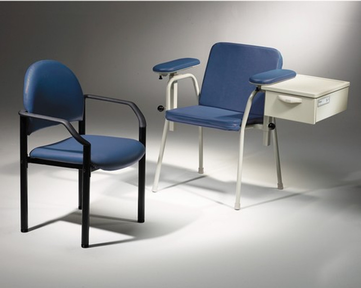 Midmark 281 Blood Drawing Chair With Storage Drawer