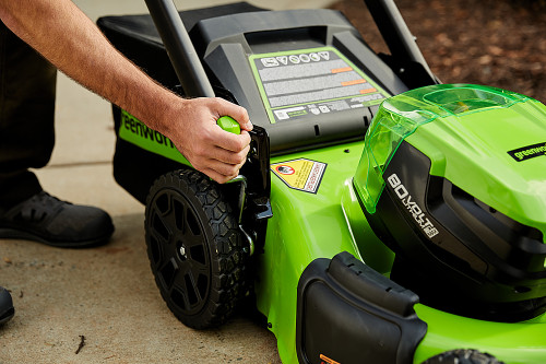 Greenworks - 80V 21" Cordless Self-Propelled Lawn Mower with (2) 4.0 Ah Batteries and Dual-Port Charger - Green