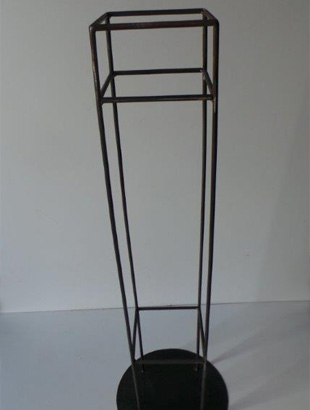 pedestal-stand.jpg