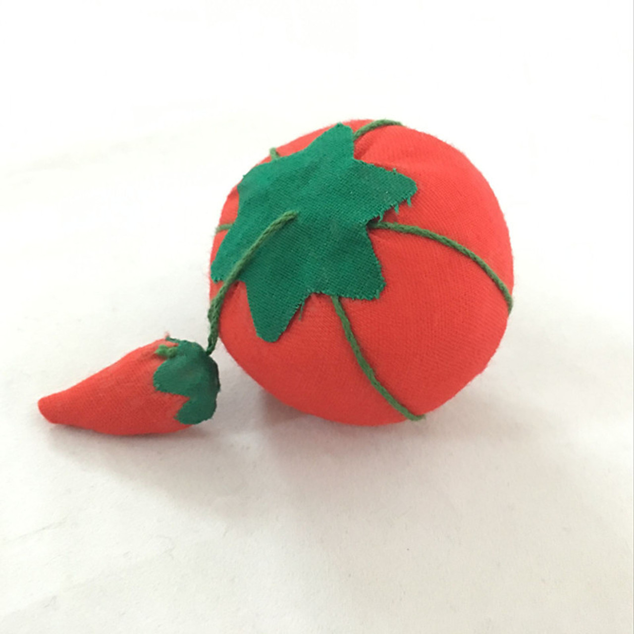 Cute Tomato Shaped Needle Pin Cushions Handcraft Needle Holder for Cross Stitch  Sewing Embroidery Needle Pin