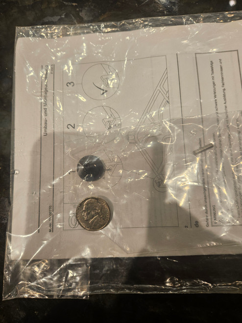 Miele Cooktop 2 Piece Suspension Buffer Kit - 11432780
This is what you get: 1 small bushing and 1 pin.