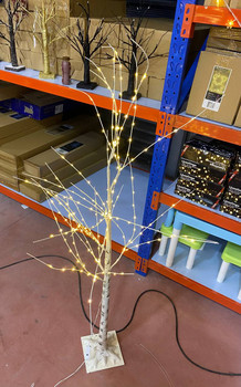 Pemë dekorative me drita LED