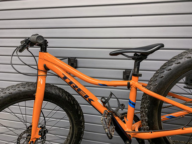 HandiWall Horizontal Bike Rack And Basket - The Garage Project