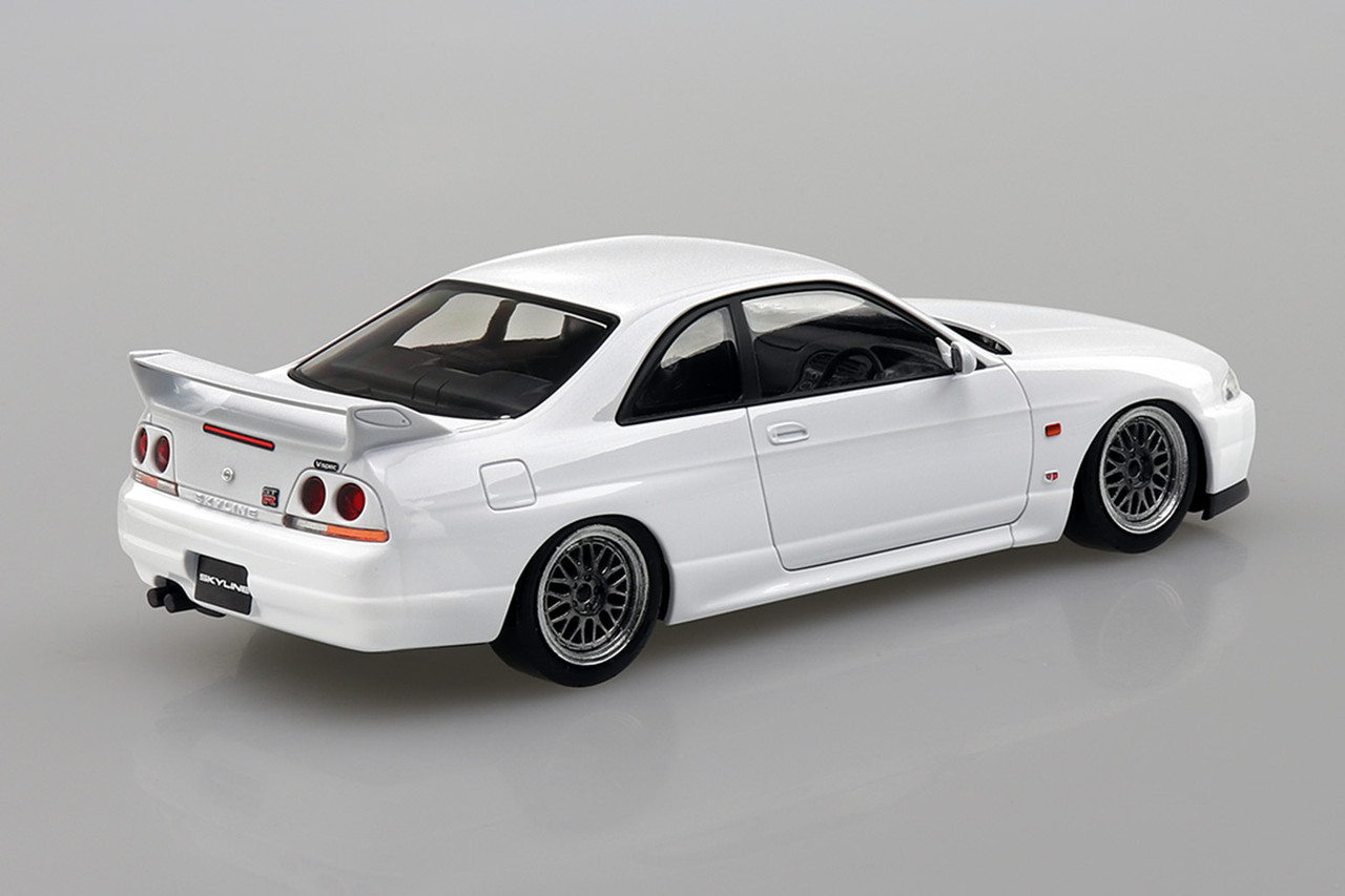 Aoshima 1/32 Snap Kit NISSAN R33 SKYLINE Plastic Model Kit -WHITE-