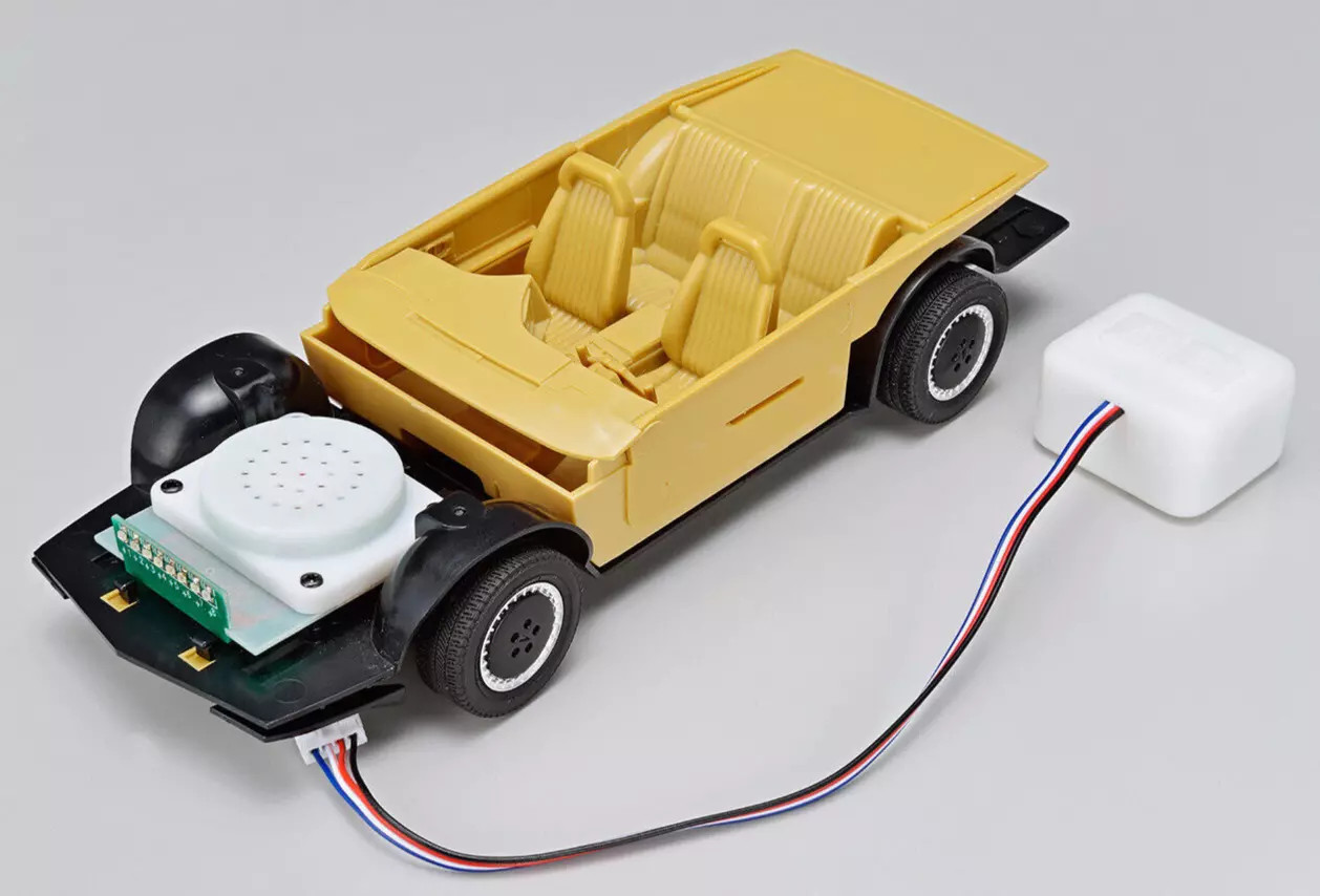 Aoshima 1/24 Knight Rider 2000 K.I.T.T. Season 4 W/ SCANNER